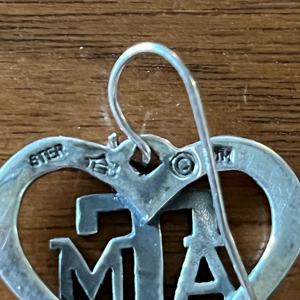 Texas A&M heart earrings - Picture 4 of 4